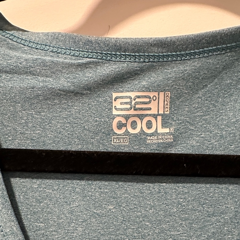 32 Degrees Heat Cool Teal Shirt